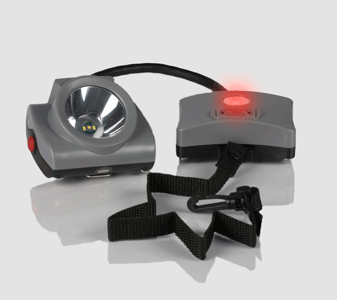 Semi-corded lamp with RGB blinker on battery pack
